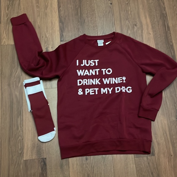 🆕I Just Want to Drink Wine and Pet My Dog Crewneck & Socks SHIPS SAME DAY📦‼️ - Picture 3 of 8
